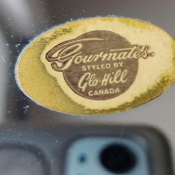 Glo Hill - Gourmates small square cake serving tray with red bakelite hanlles - Picture 9 of 12